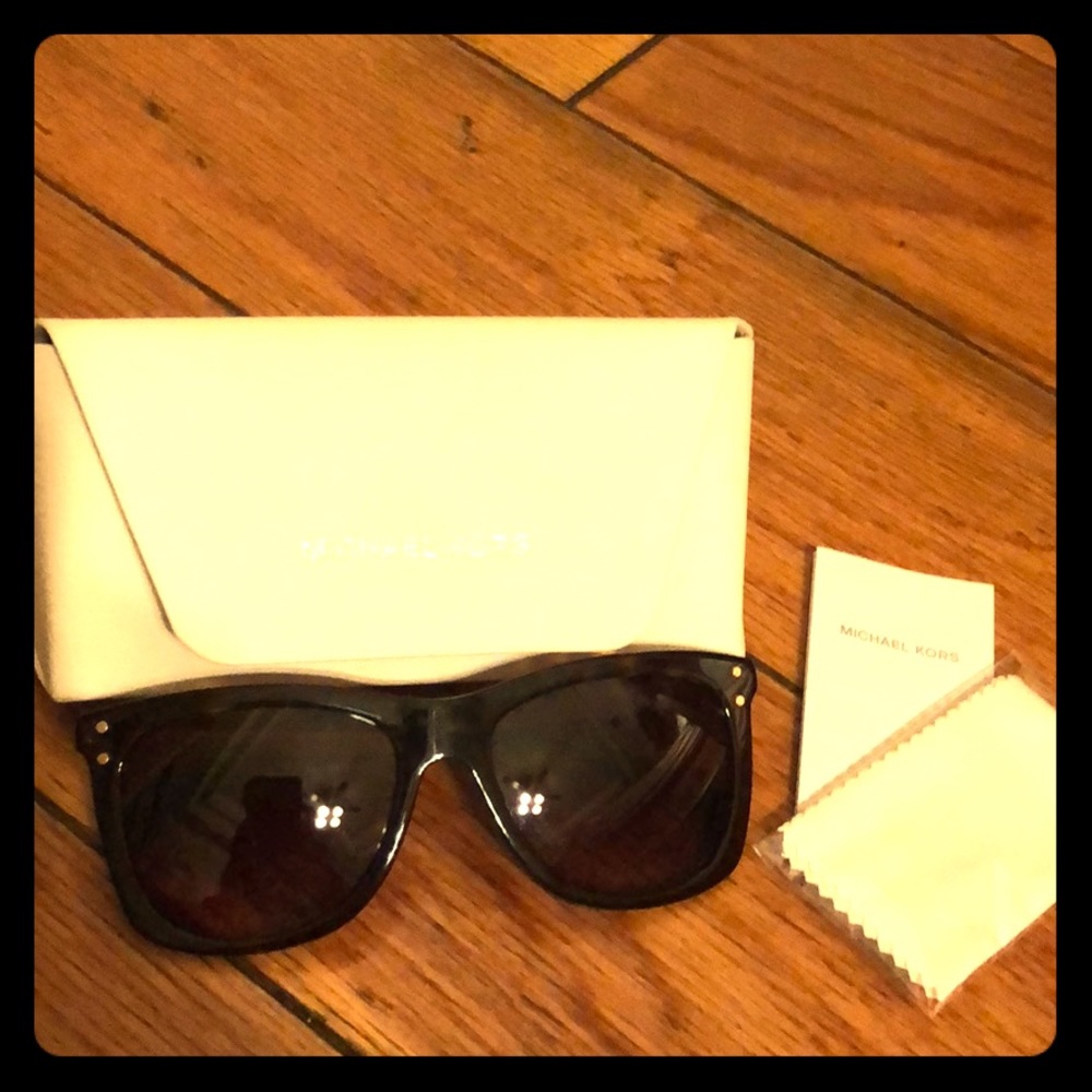 Michael Kors sunglasses like new NWOT